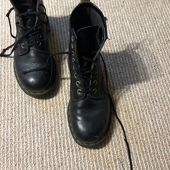 Doc Martin’s - Picture 5 of 6